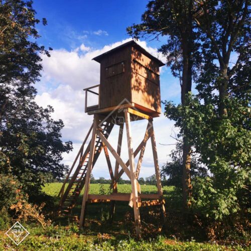 Schlafkanzel Brandfuchs für die Jagd aus Holz geschlossen