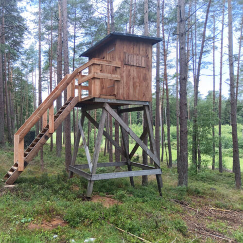 Robuste Schlafkanzel Brandfuchs für Jagd im Wald bei kaltem Wetter geeignet